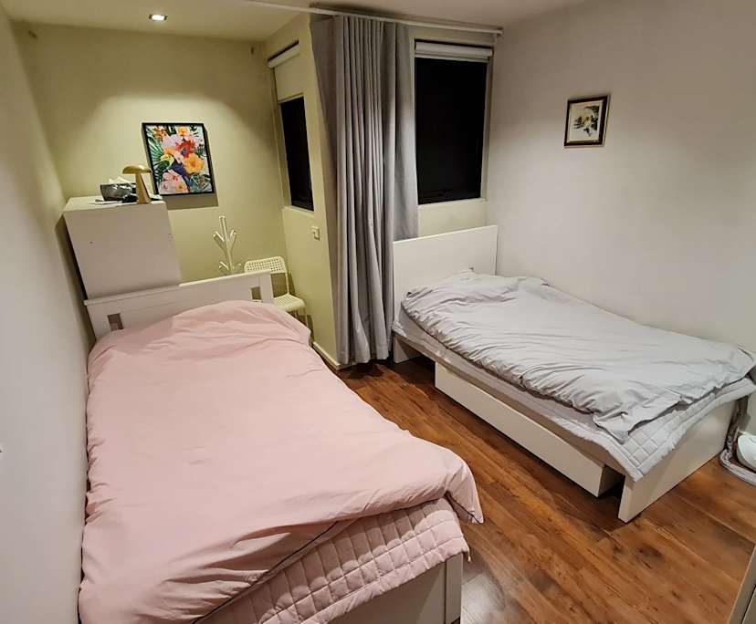 Furnished room with ensuite in a flatshare
