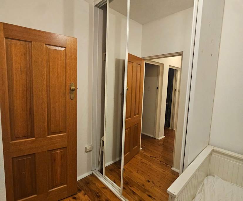 Furnished room in a flatshare