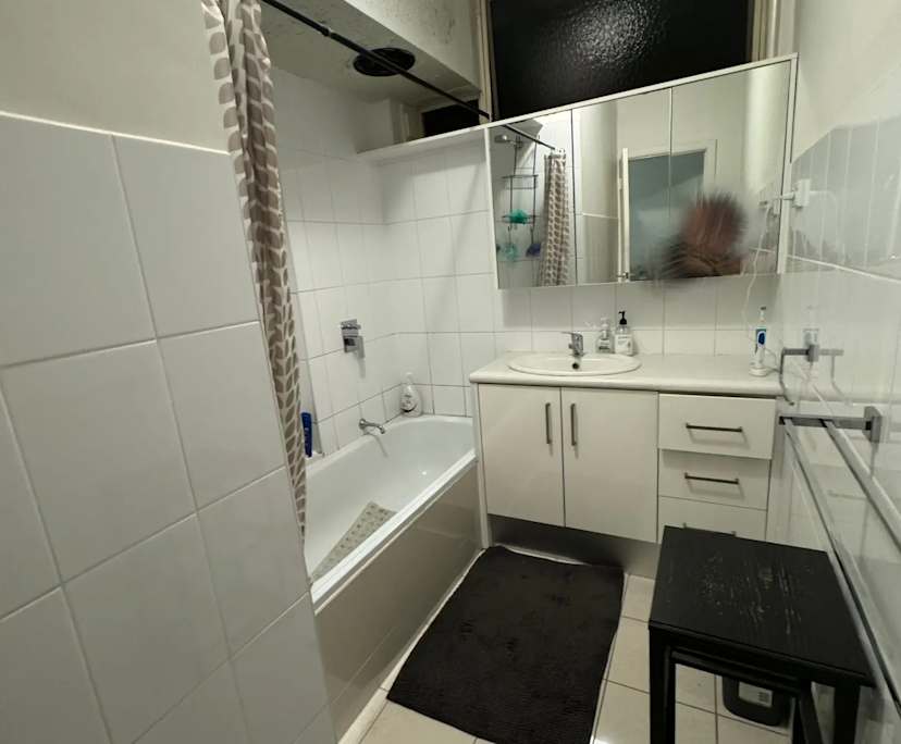 $230, Flatshare, 3 bathrooms, St Kilda VIC 3182