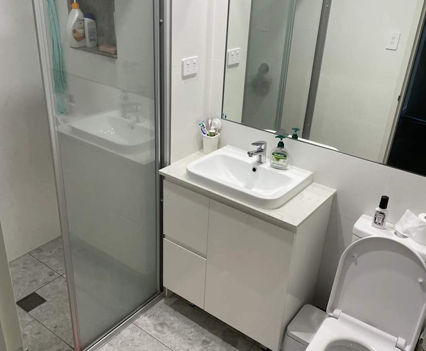 Furnished room in a flatshare