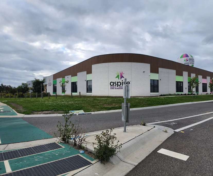 $240, Share-house, 3 bathrooms, Clyde North VIC 3978