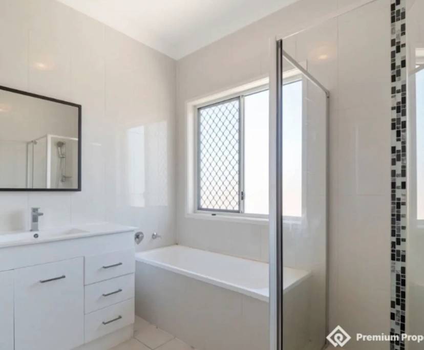 $320, Share-house, 6 bathrooms, Coopers Plains QLD 4108