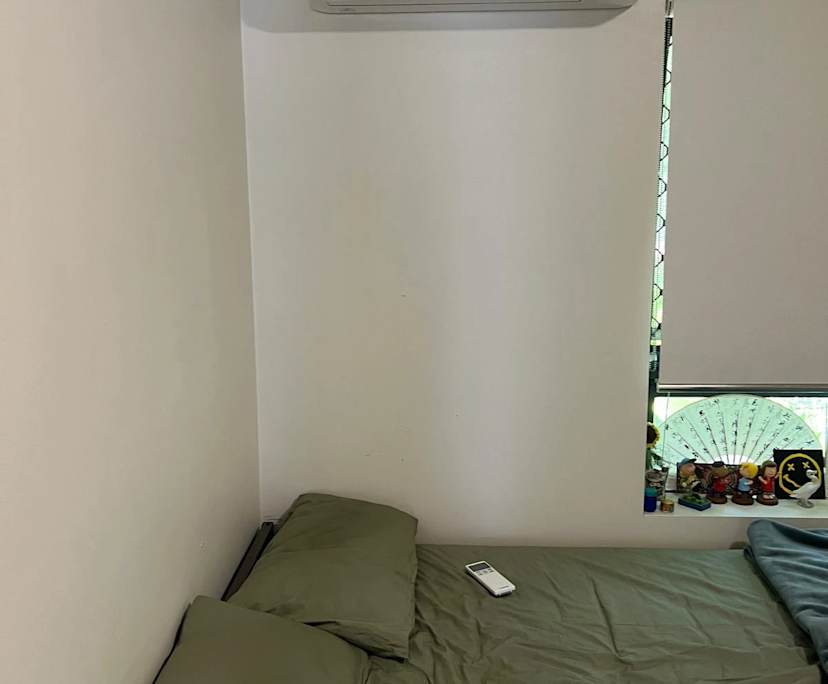 Unfurnished room with ensuite in a flatshare