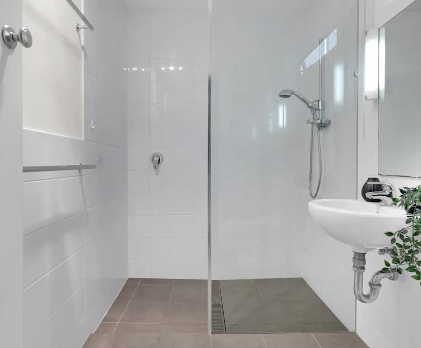 $1,580, Whole-property, 4 bathrooms, Caulfield South VIC 3162