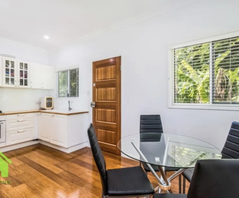 Room for Rent in Fairfield, Brisbane 260, Unfurni...