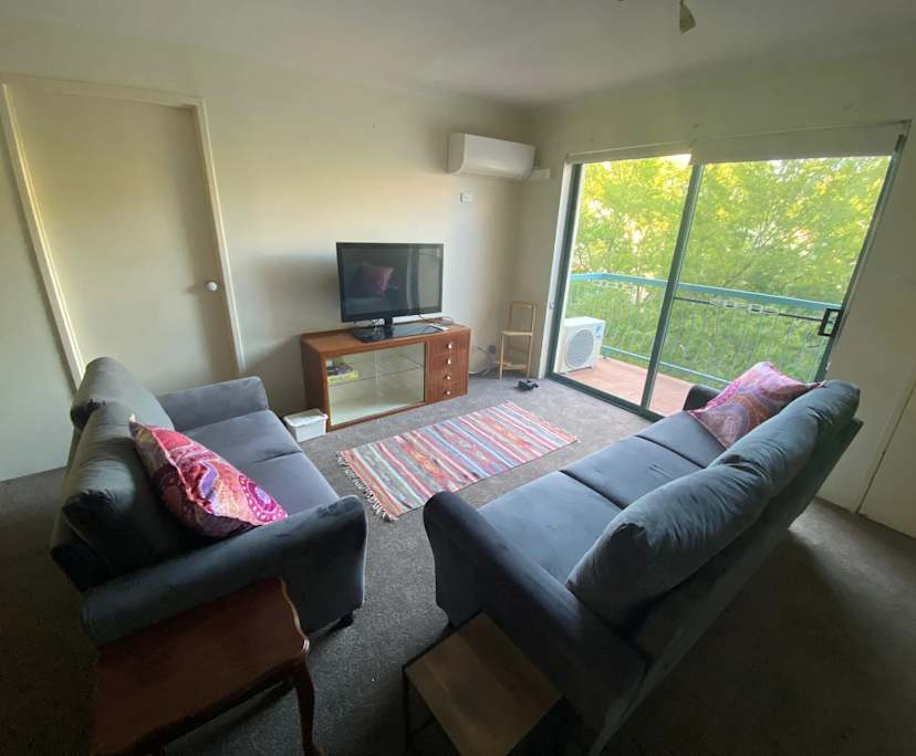 Unfurnished room in a flatshare