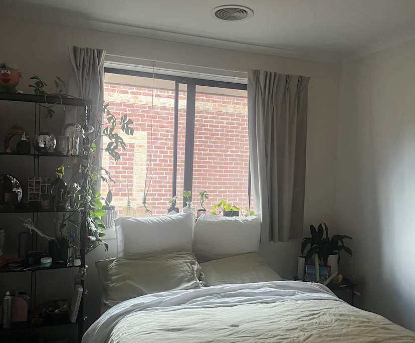 Unfurnished room in a share house