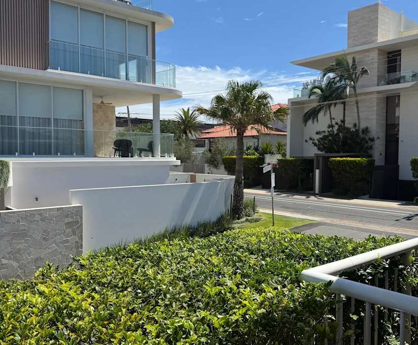 $400, Flatshare, 3 bathrooms, Mermaid Beach QLD 4218