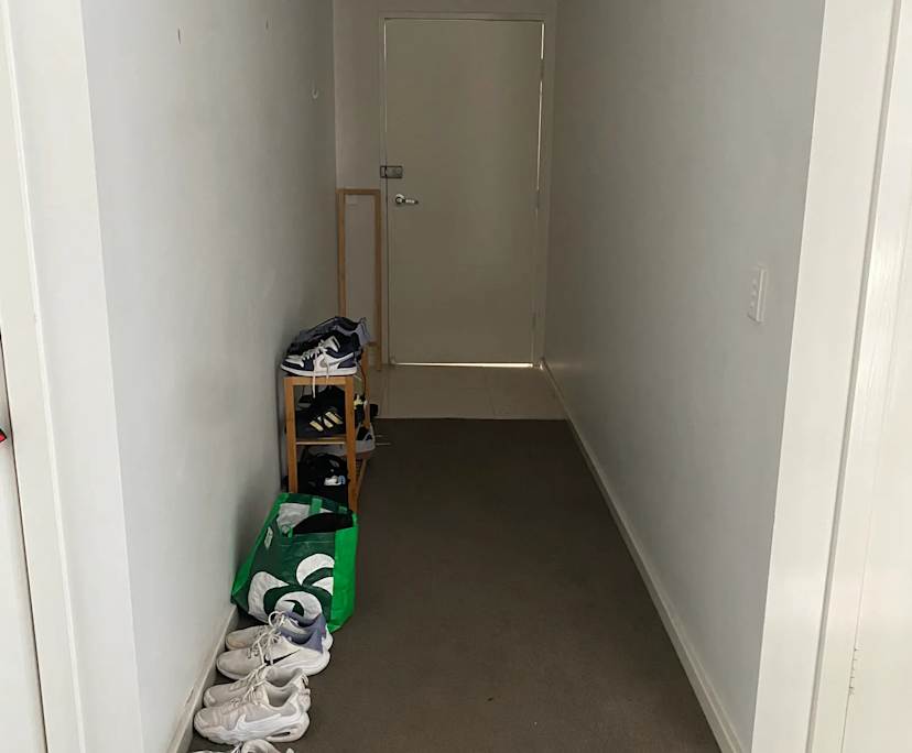 Unfurnished room in a flatshare