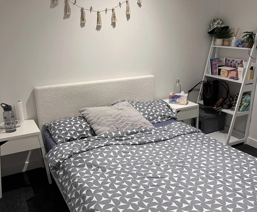 Furnished room with own bathroom