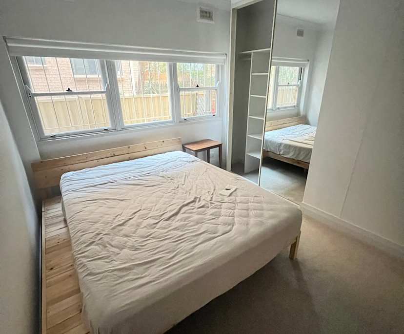 Furnished room in a flatshare