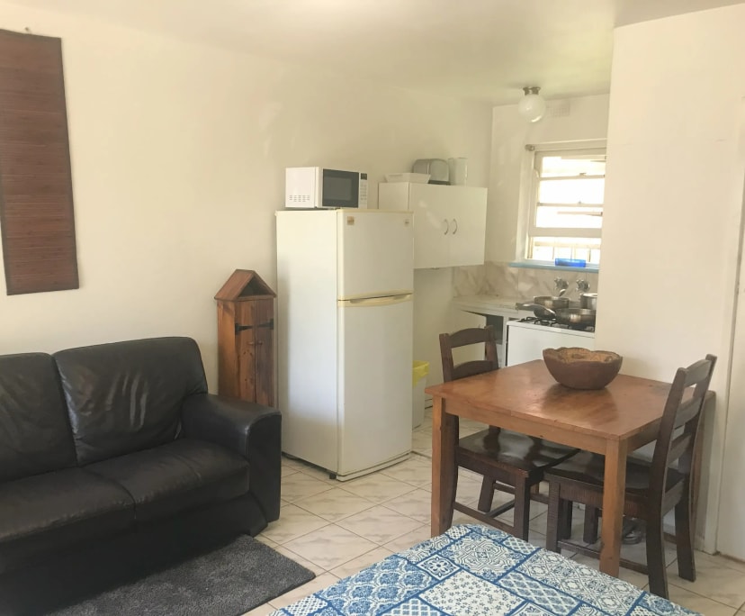 $560, Studio, 1 bathroom, St Kilda VIC 3182