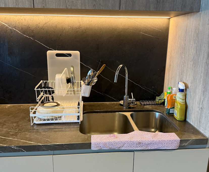 Furnished room in a flatshare