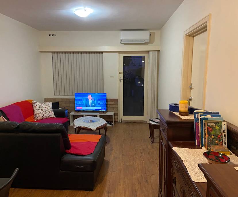Furnished room in a flatshare