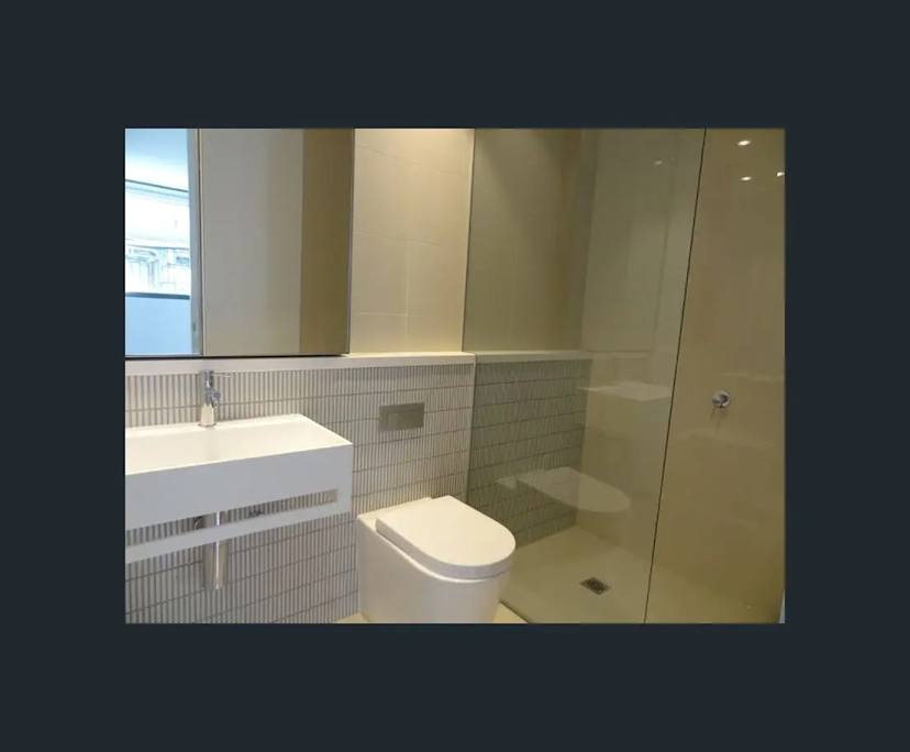 Unfurnished room with own bathroom