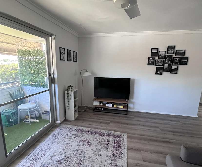 Furnished room in a flatshare