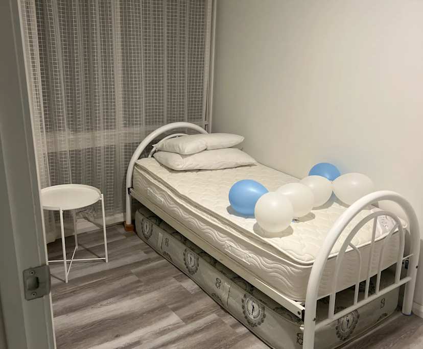 Room in a share house