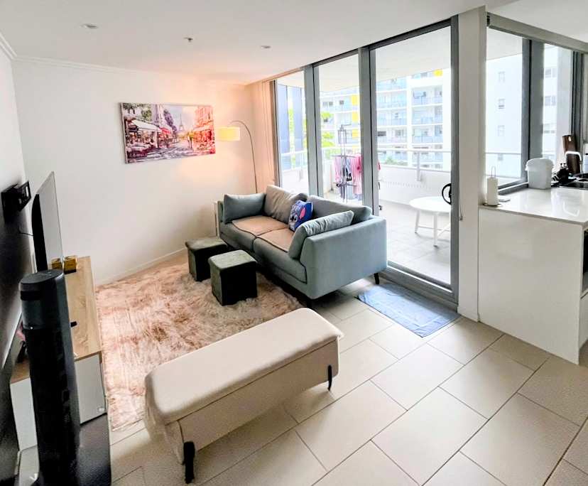 Furnished room with ensuite in a flatshare