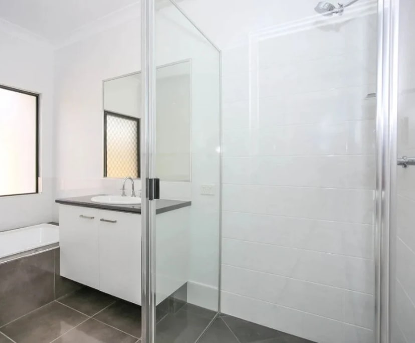 Room in a share house