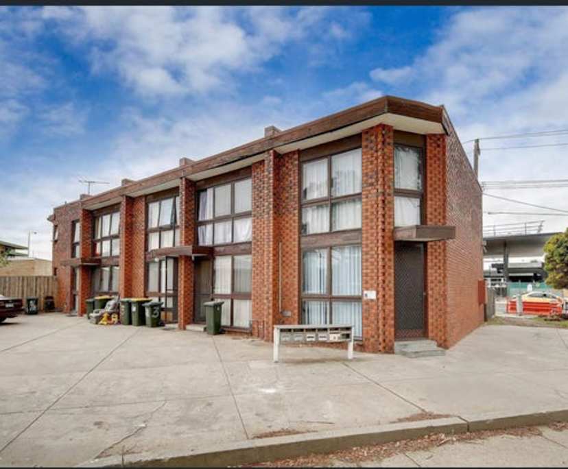 Whole property with 2 rooms for rent