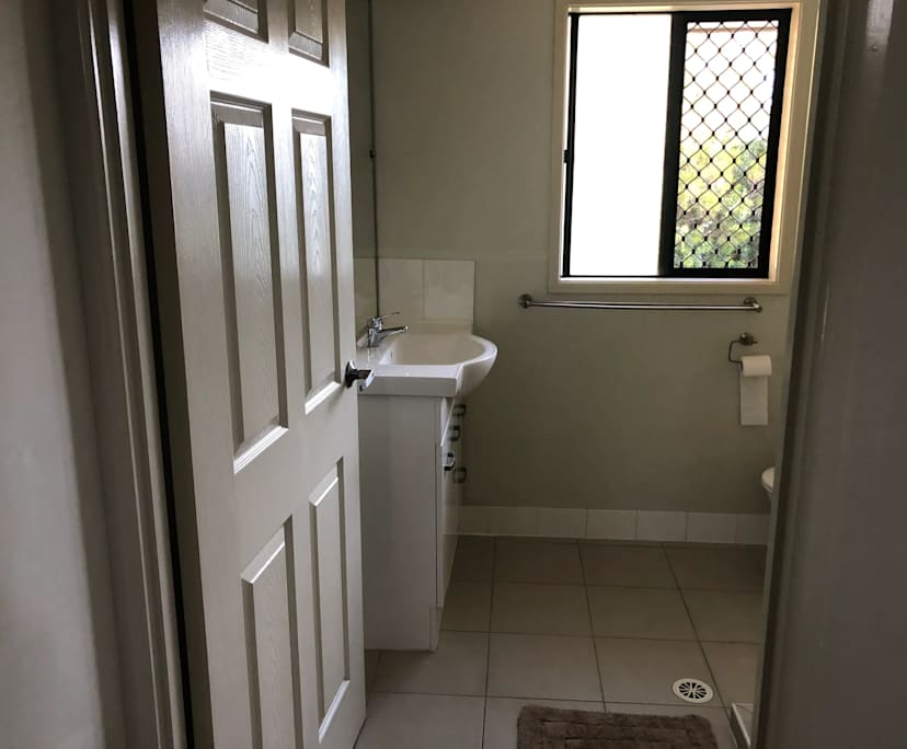$300, Share-house, 6 bathrooms, Coopers Plains QLD 4108
