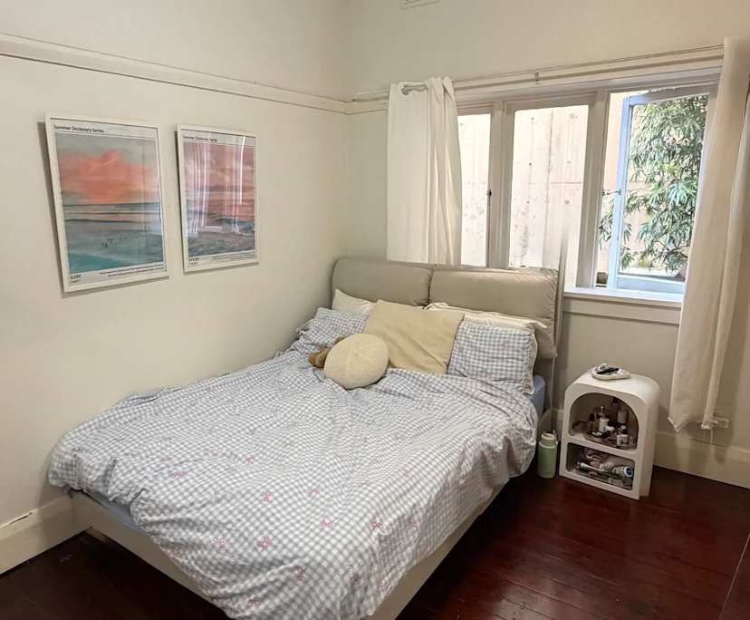 Furnished room in a flatshare