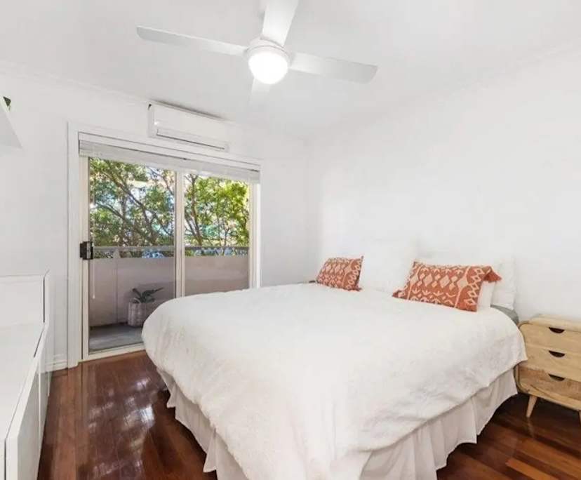 Unfurnished room in a flatshare