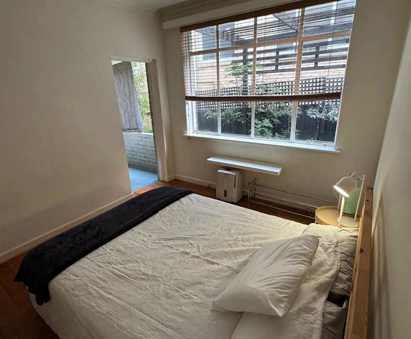 Furnished room in a flatshare