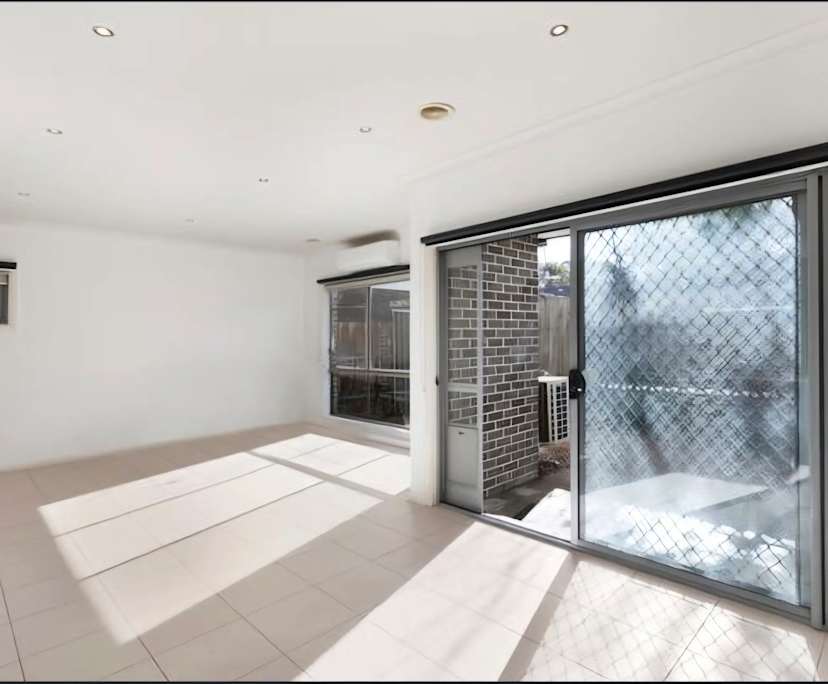 Unfurnished room in a share house