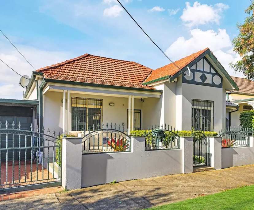 Whole property with 4 rooms for rent