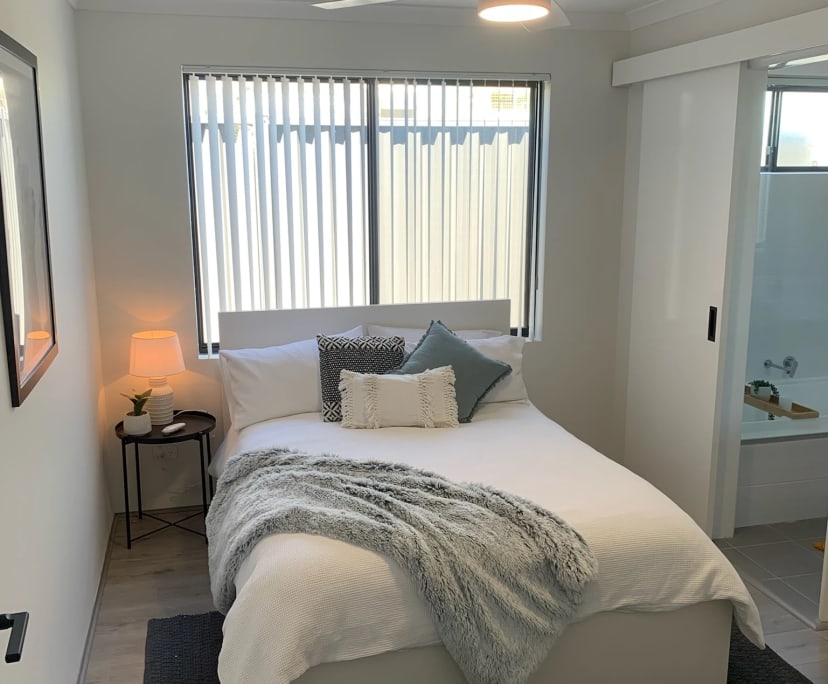 $240, Share-house, 3 bathrooms, Banksia Grove WA 6031