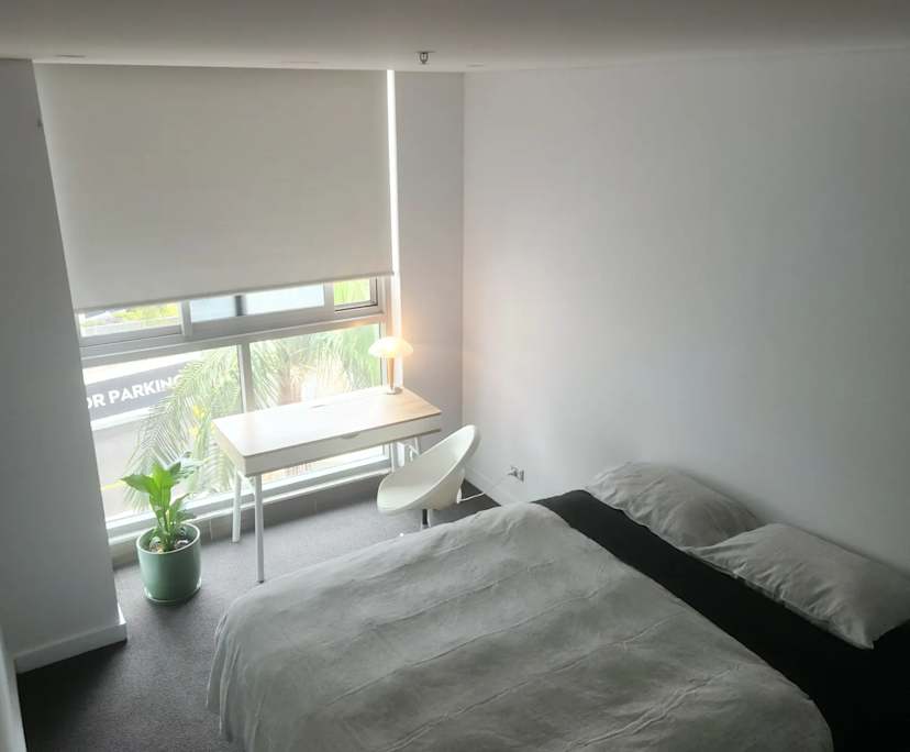 Furnished room with ensuite in a flatshare