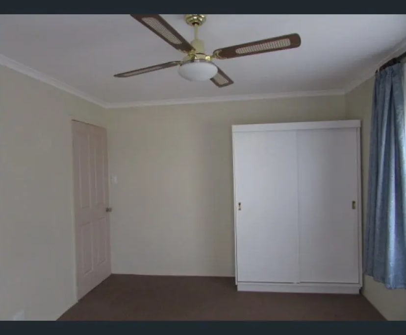 Room in a share house