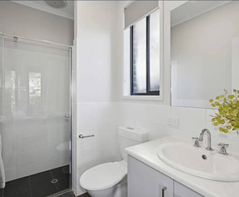 Whole property with 4 rooms for rent