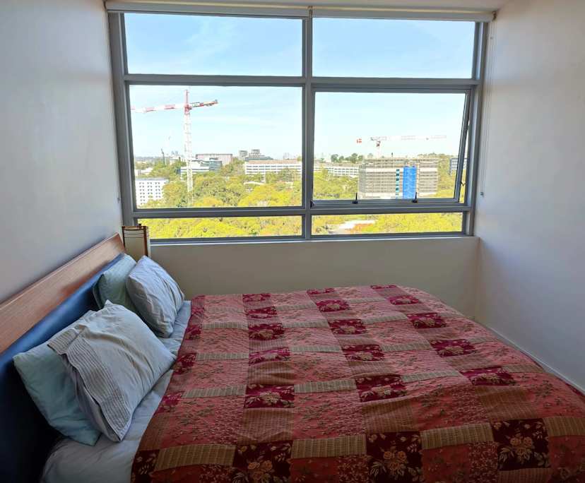 Furnished room with ensuite in a flatshare
