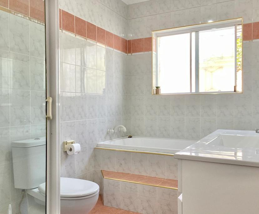 $290, Share-house, 6 bathrooms, Carlton NSW 2218