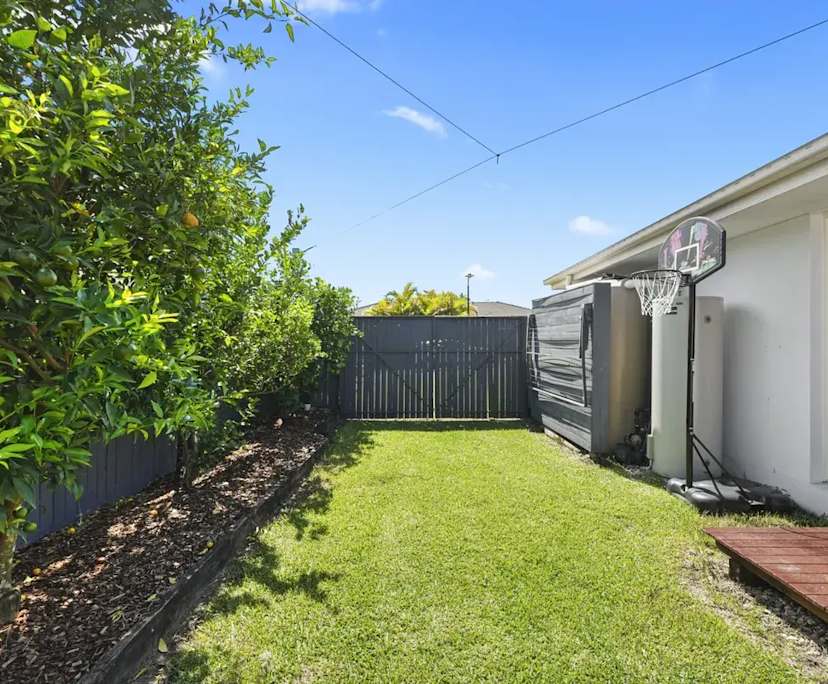 Whole property with 3 rooms for rent