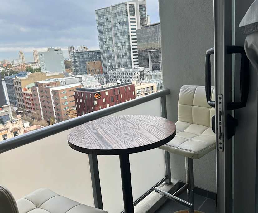 Furnished room in a flatshare