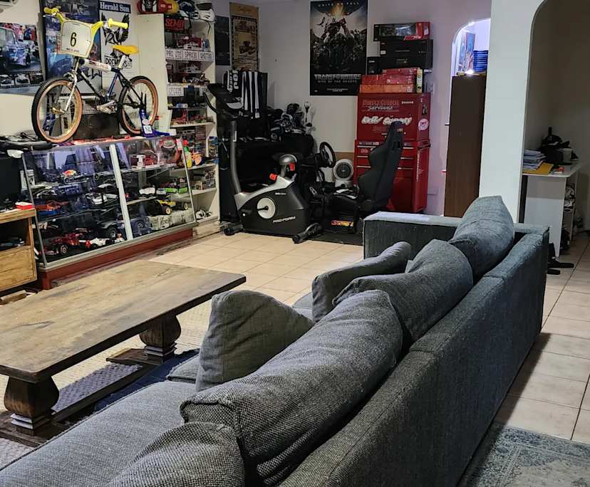 $325, Share-house, 4 bathrooms, Mermaid Waters QLD 4218