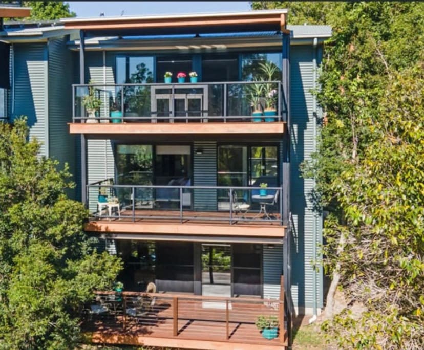 2 Rooms for Rent in Highland Park, Gold Coast 310...