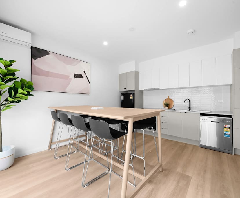 $380, Share-house, 2 bathrooms, Werribee VIC 3030