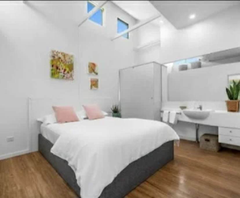 Whole property with 2 rooms for rent