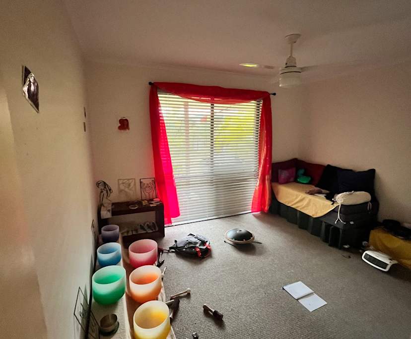 Furnished room in a share house