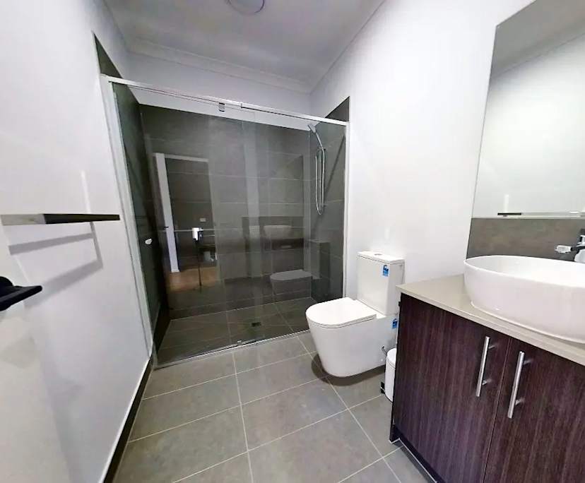 $350, Share-house, 9 rooms, Saint Albans VIC 3021, Saint Albans VIC 3021