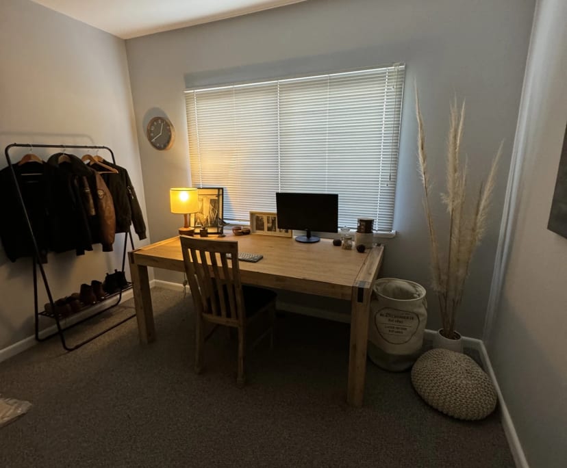 Room in a share house
