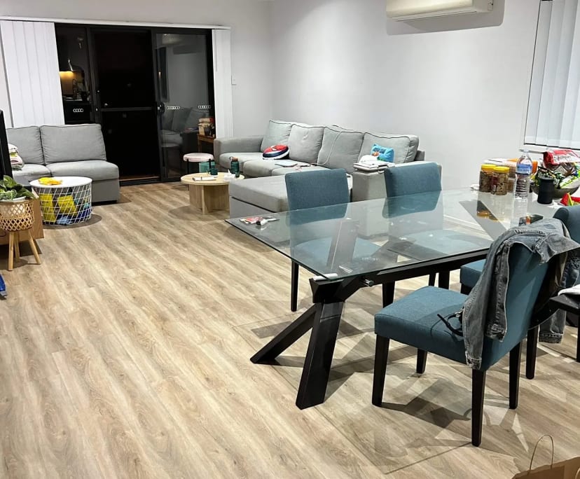 Room in a share house