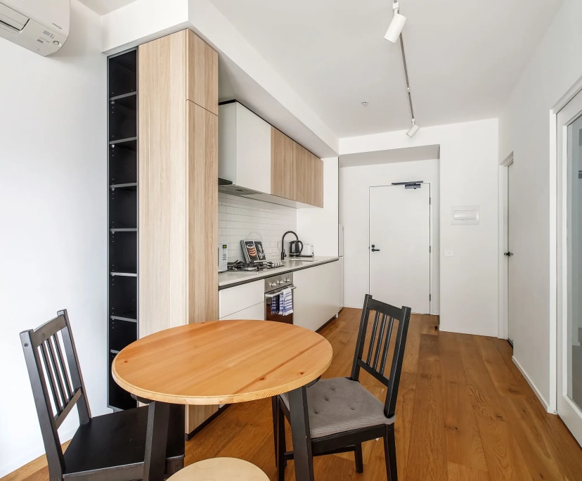 $750, Whole-property, 2 bathrooms, West Melbourne VIC 3003