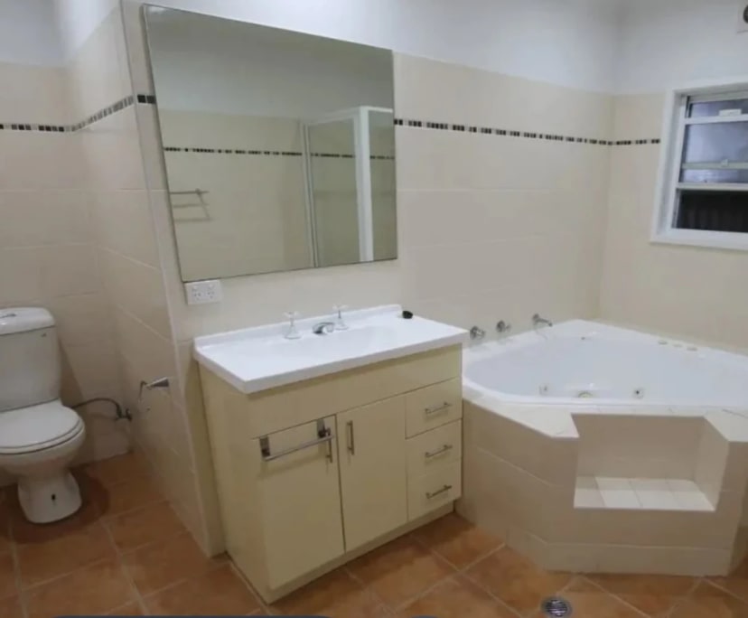 $167, Share-house, 3 bathrooms, Islington NSW 2296