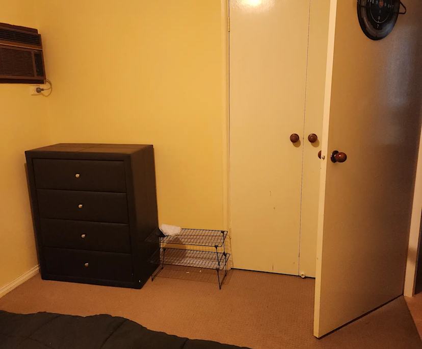 Furnished room in a share house