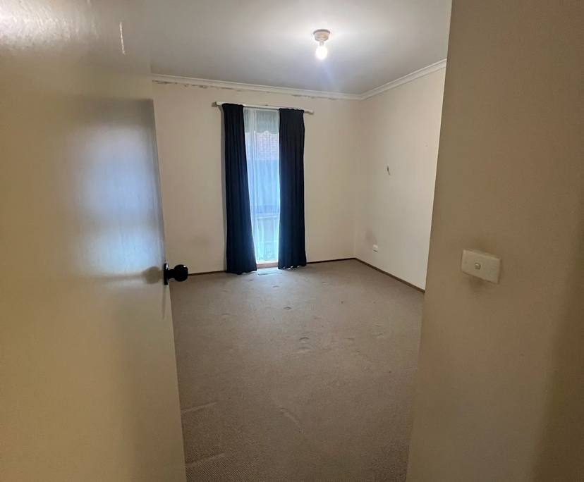 Unfurnished room in a share house
